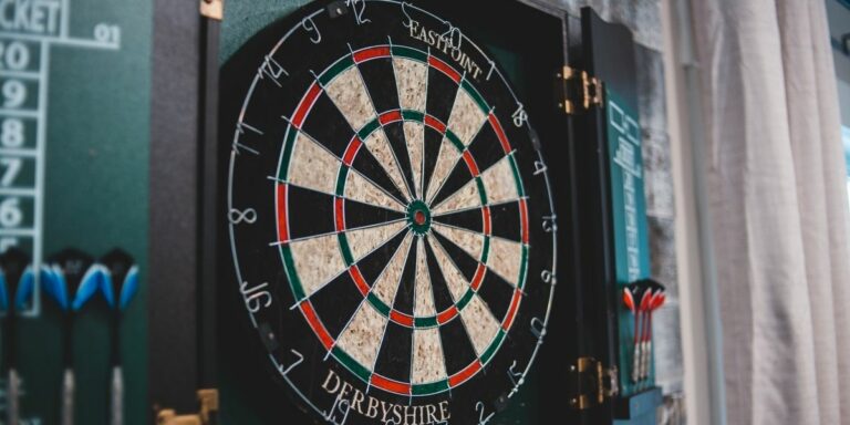 How to Play Darts : Darts Rules and Regulations