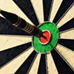 why dart players dont aim for bullseye